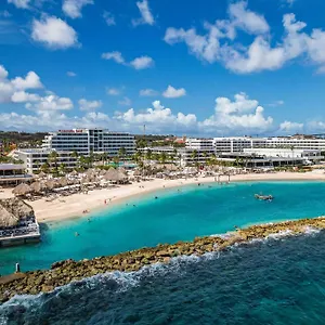 Mangrove Corendon Curacao Resort, Curio By Hilton يلمستاد